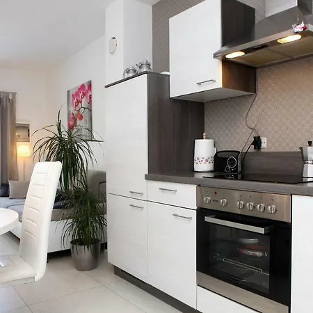 Beautiful View Flat Wiht Terrace Ing1 *